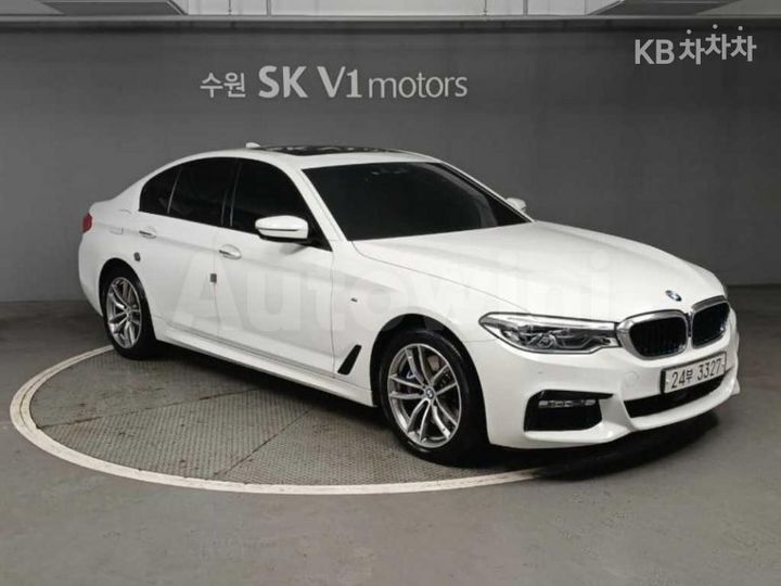 BMW 5 Series 2017 — 5