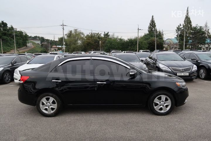 Kia Forte 2010 — 3