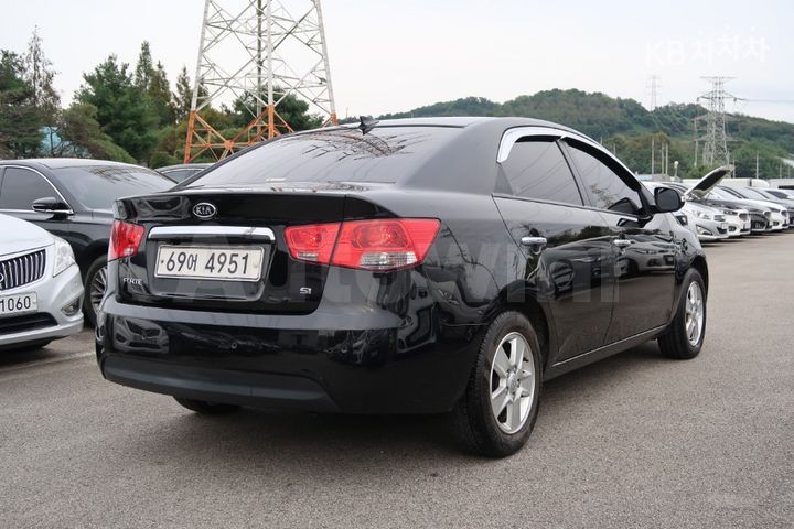 Kia Forte 2010 — 4