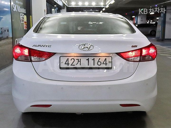 Hyundai Avante 2014 — 3