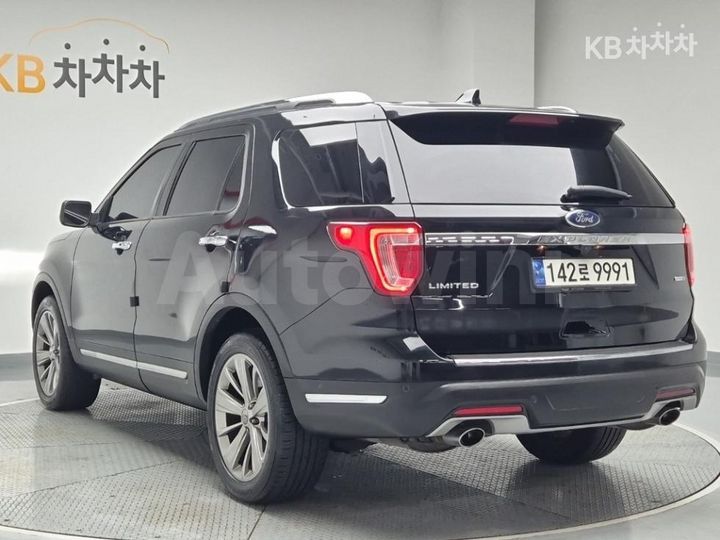 Ford Explorer 2018 — 2