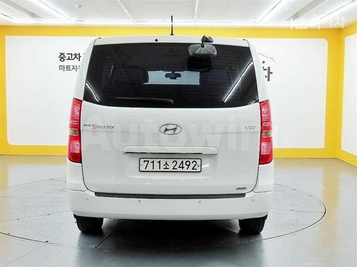 Hyundai Starex 2021 — 3