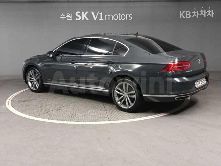 Volkswagen Passat 2018 — 2