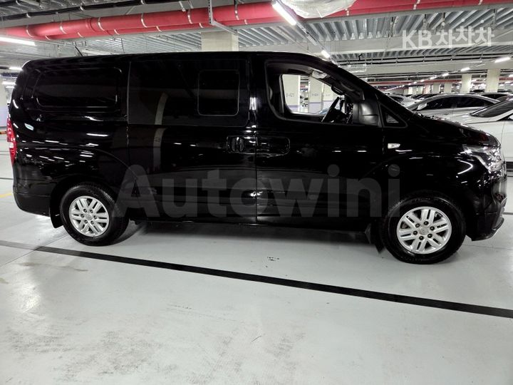 Hyundai Starex 2021 — 2