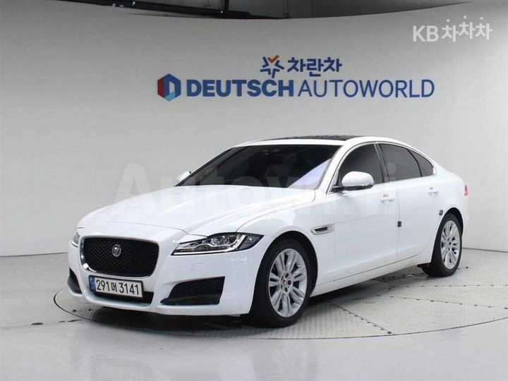 Jaguar XF 2017 — 2