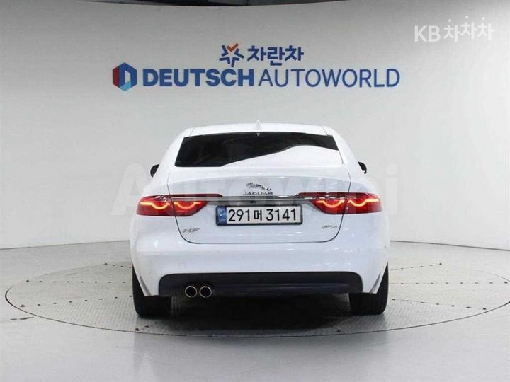 Jaguar XF 2017 — 5
