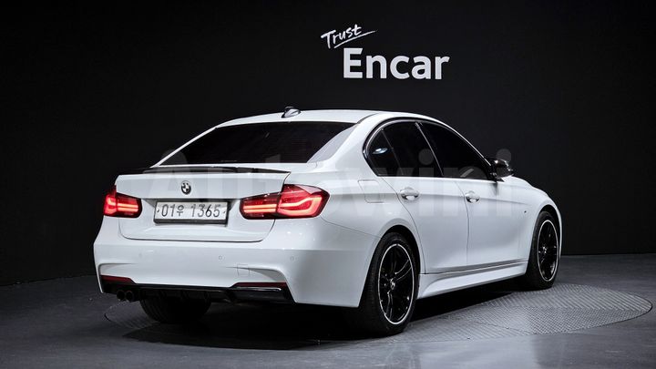 BMW 3 Series 2018 — 2