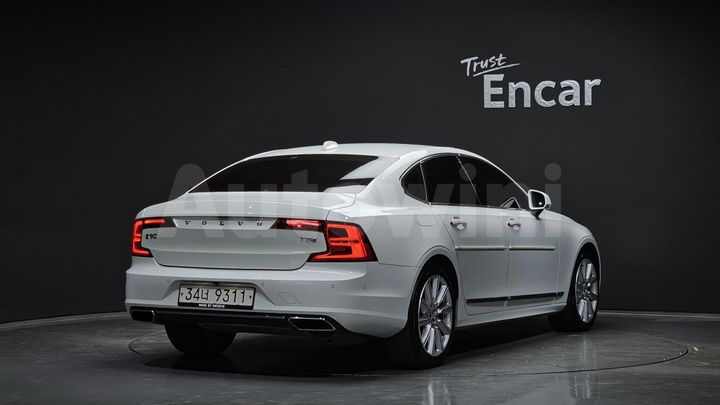 Volvo S90 2019 — 2
