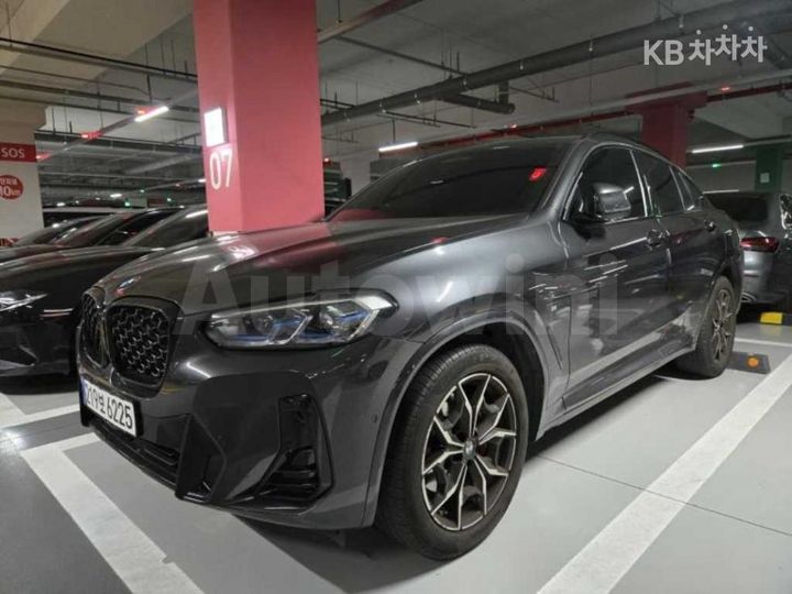 BMW X4 2023 — 2