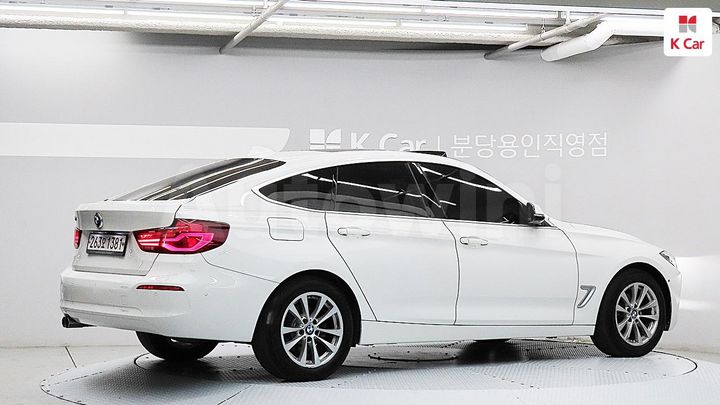 BMW 3 Series 2020 — 2