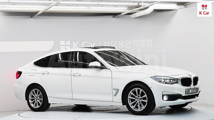 BMW 3 Series 2020 — 3