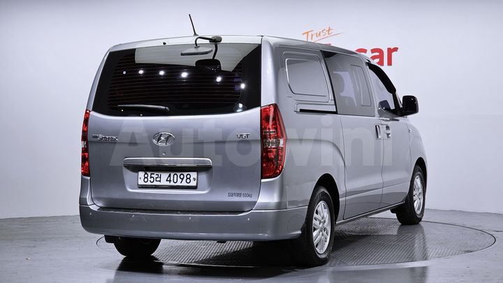 Hyundai Starex 2016 — 2