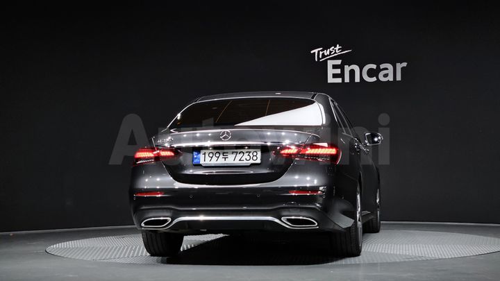 Mercedes-Benz E Class 2023 — 5