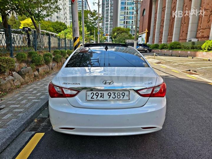 Hyundai Sonata 2011 — 5