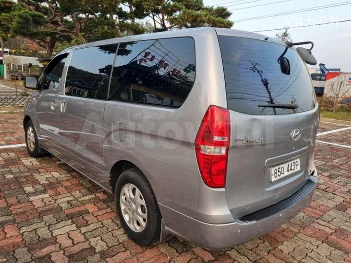 Hyundai Starex 2011 — 5