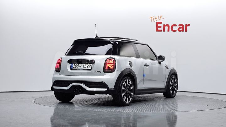 Mini Cooper 2023 — 2