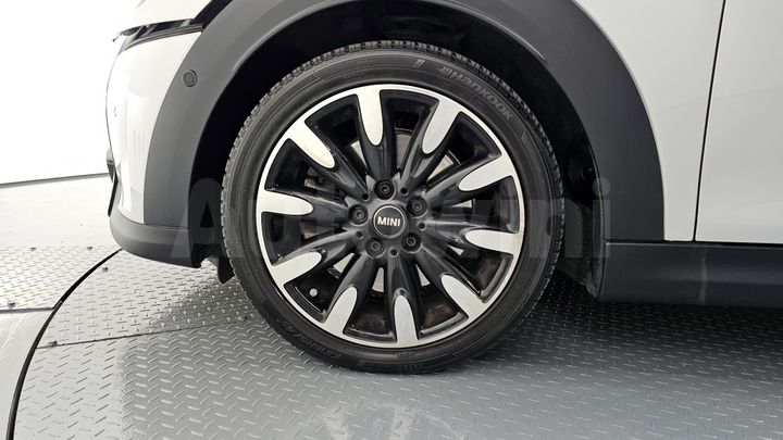Mini Cooper 2023 — 5