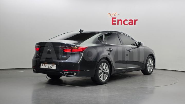 Kia K7 2017 — 2