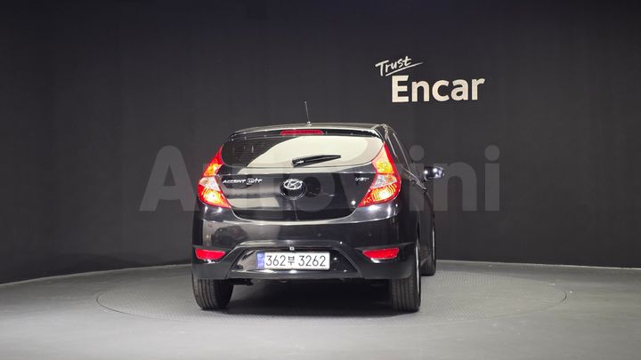 Hyundai Accent 2017 — 4