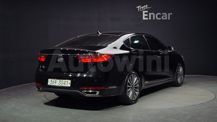 Kia K7 2019 — 2
