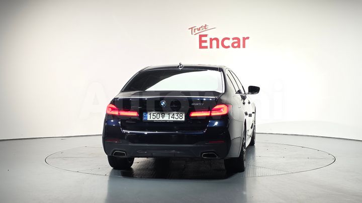 BMW 5 Series 2023 — 3