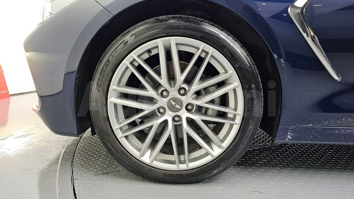 Genesis G70 2019 — 5