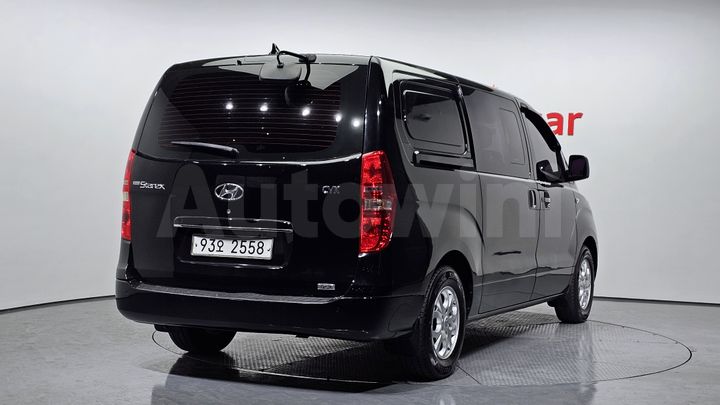Hyundai Starex 2013 — 2