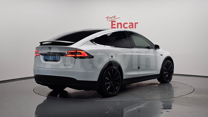 Tesla Model X 2020 — 2