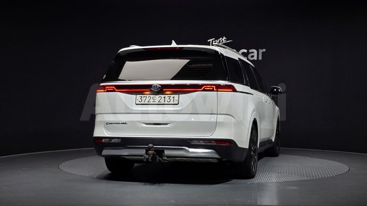 Kia Carnival 2021 — 4