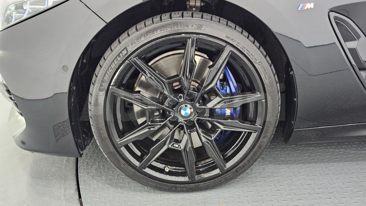 BMW 8 Series 2023 — 5