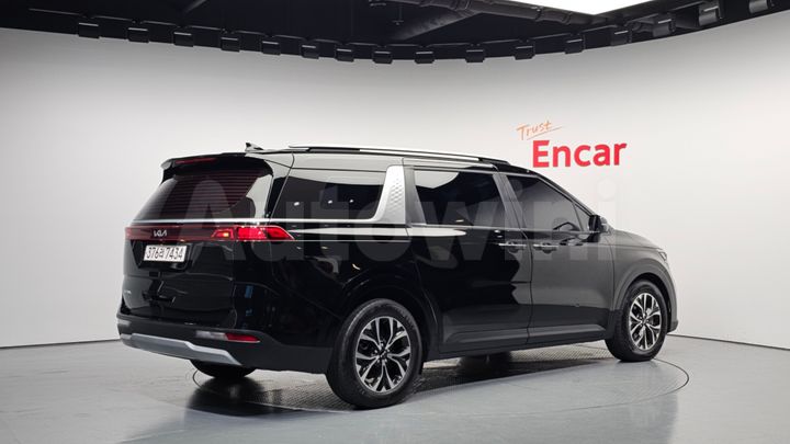 Kia Carnival 2023 — 2