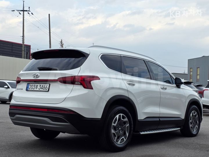 Hyundai SantaFe 2023 — 4