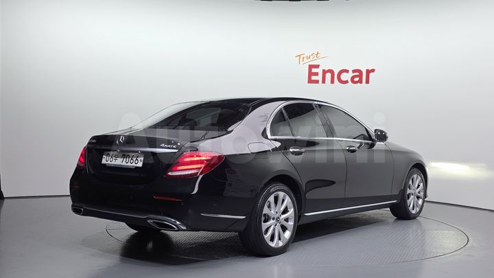 Mercedes Benz E Class 2017 — 2