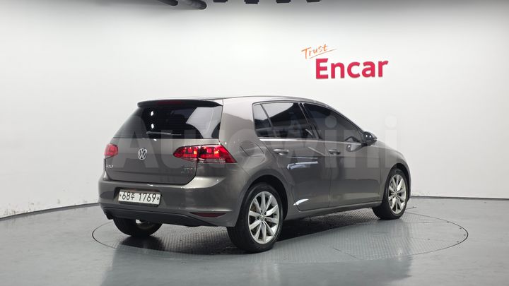 Volkswagen Golf 2013 — 2
