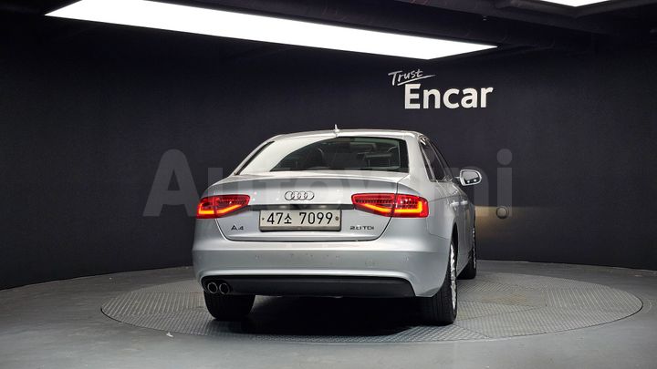 Audi A4 2013 — 4