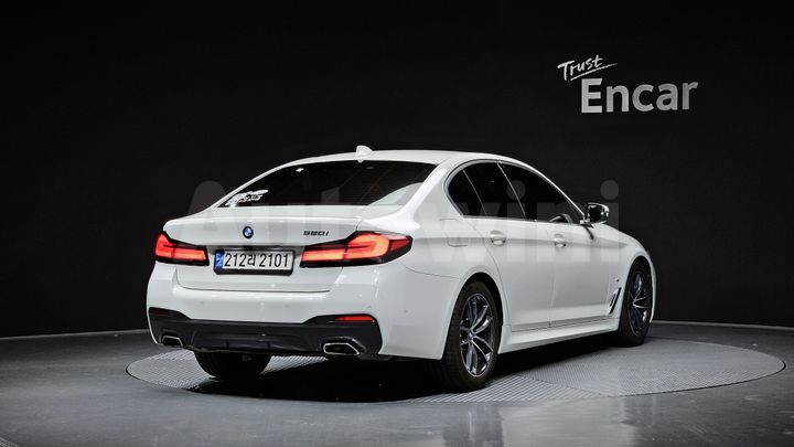 BMW 5 Series 2022 — 2