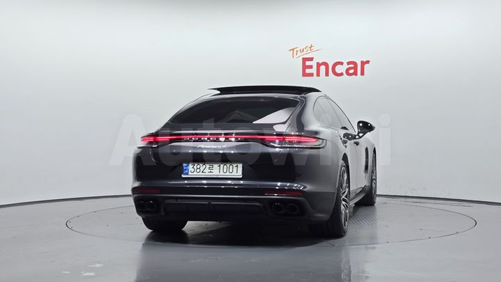 Porsche Panamera 2021 — 4
