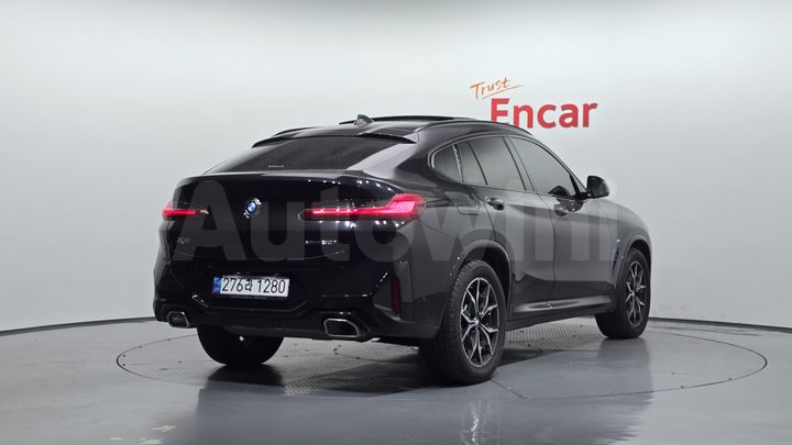 BMW X4 2022 — 2