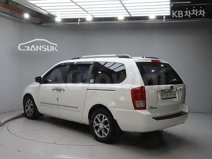 Kia Carnival 2014 — 3