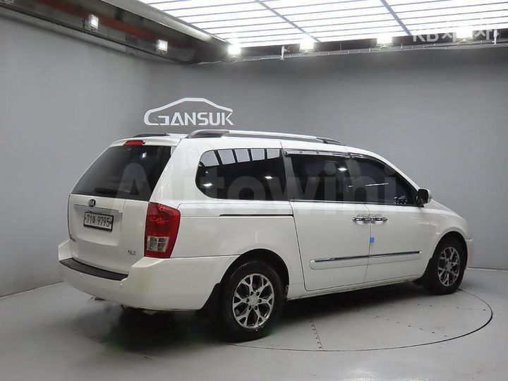 Kia Carnival 2014 — 4