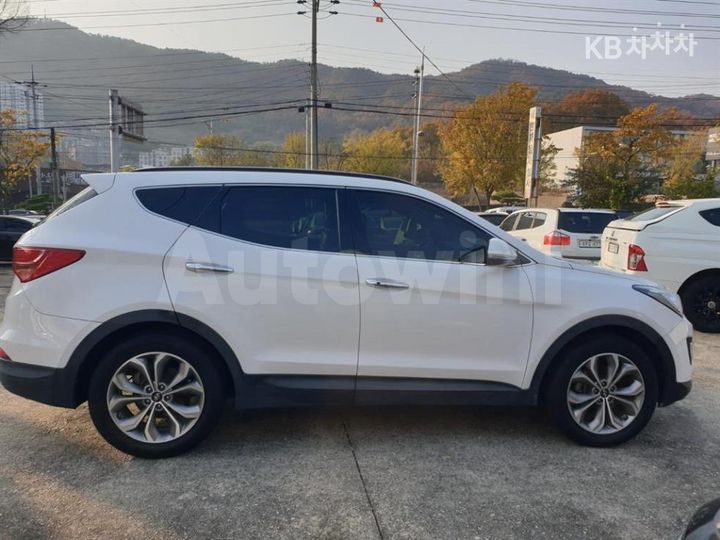 Hyundai SantaFe 2015 — 4