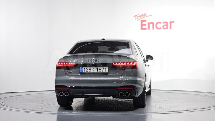 Audi S4 2021 — 4