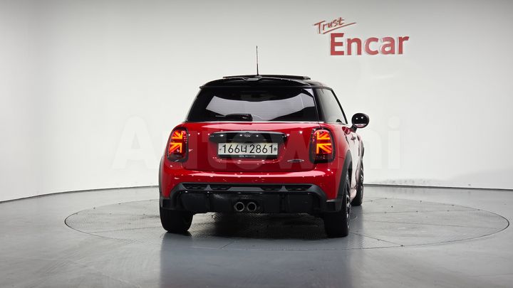 Mini Cooper 2023 — 4