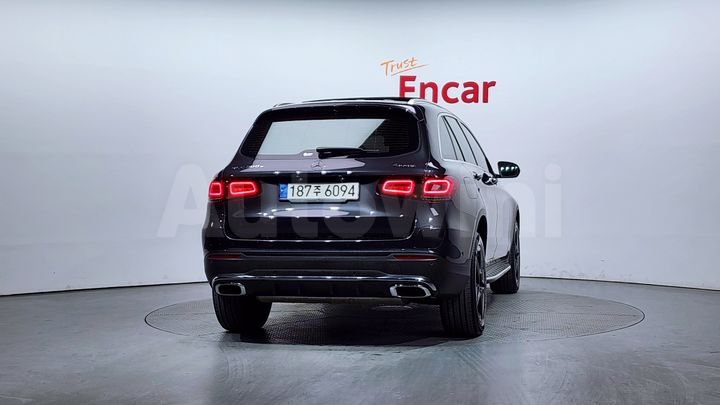 Mercedes Benz GLC Class 2022 — 4