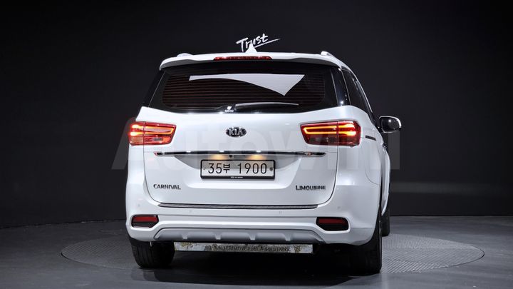 Kia Carnival 2019 — 4