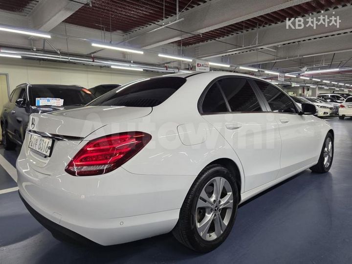 Mercedes-Benz C Class 2017 — 4