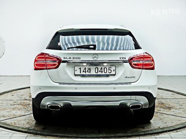 Mercedes Benz GLA Class 2015 — 3