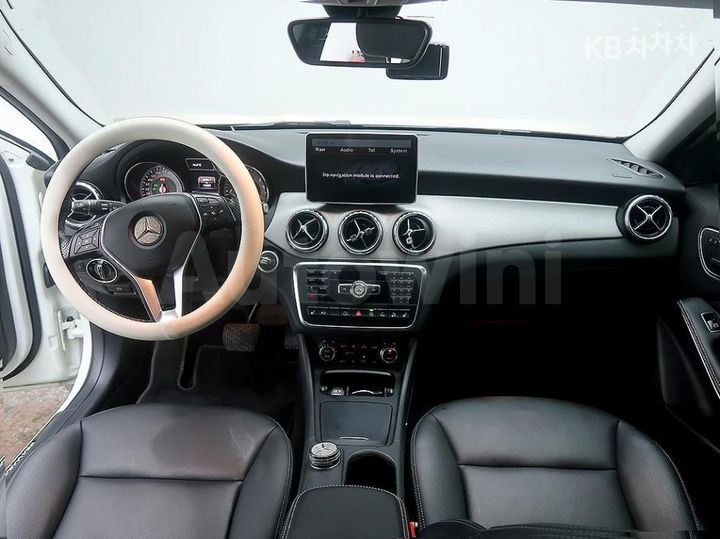 Mercedes Benz GLA Class 2015 — 5