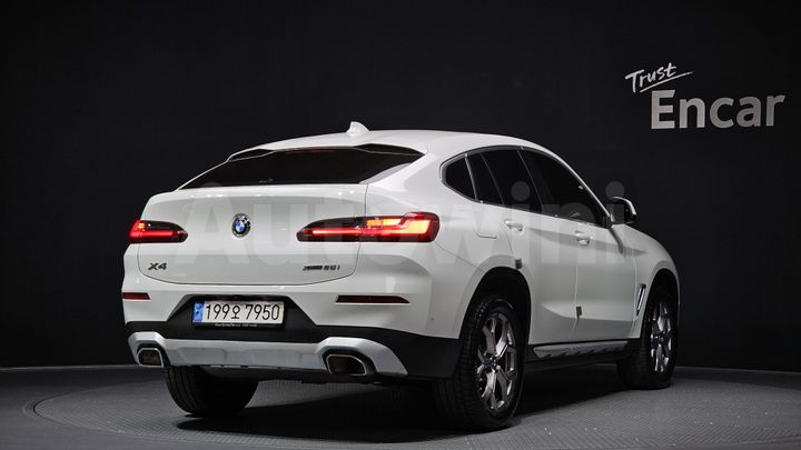 BMW X4 2023 — 2