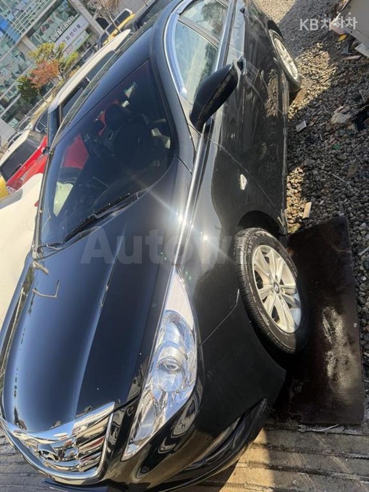 Hyundai Sonata 2011 — 3
